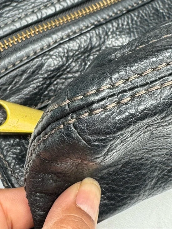 Fossil Black Leather Crossbody Gold tone Hardware - Picture 10 of 12